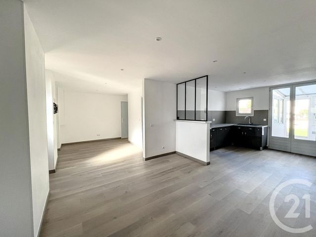 Appartement F2 à vendre - 2 pièces - 60.0 m2 - MONTEREAU FAULT YONNE - 77 - ILE-DE-FRANCE - Century 21 Martinot Immobilier