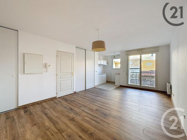 Appartement F2 à louer - 2 pièces - 43.0 m2 - MONTEREAU FAULT YONNE - 77 - ILE-DE-FRANCE - Century 21 Martinot Immobilier